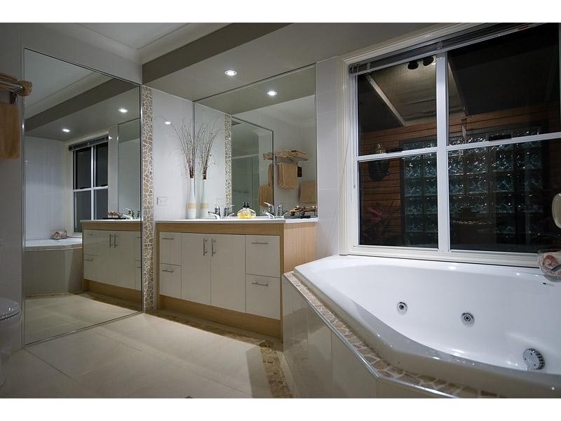 67 Pebble Beach Drive, Runaway Bay QLD 4216