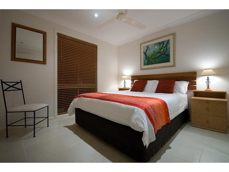 67 Pebble Beach Drive, Runaway Bay QLD 4216