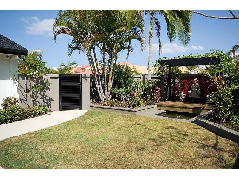 67 Pebble Beach Drive, Runaway Bay QLD 4216