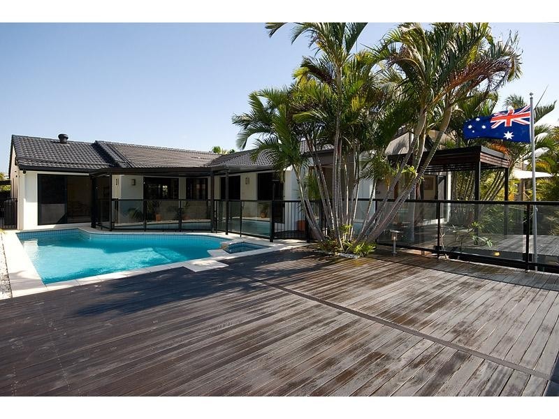 67 Pebble Beach Drive, Runaway Bay QLD 4216