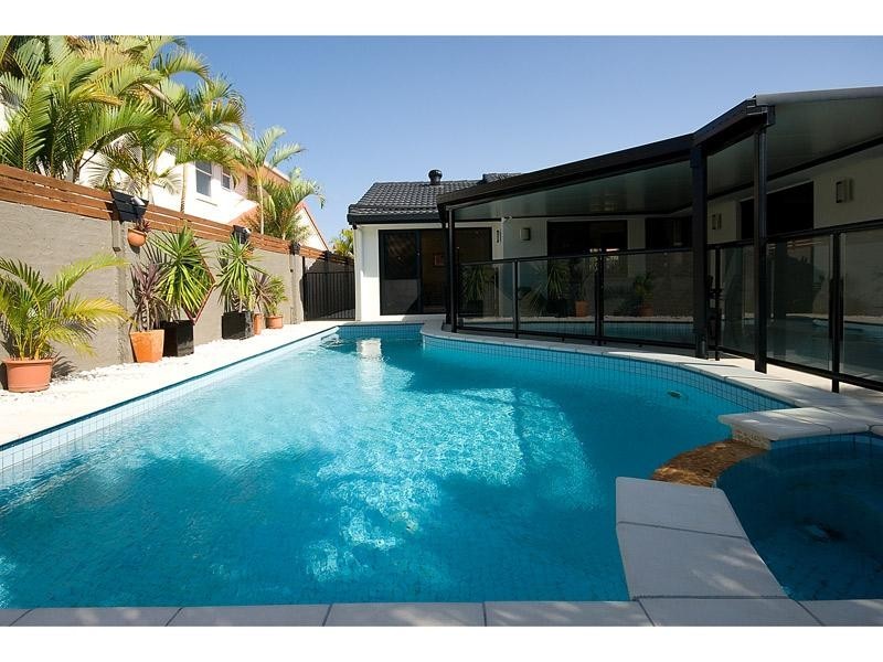 67 Pebble Beach Drive, Runaway Bay QLD 4216