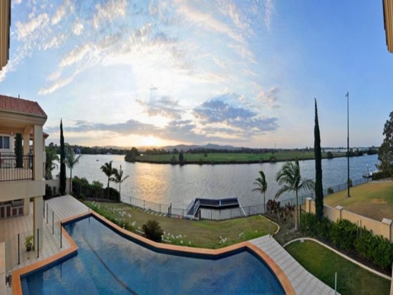 3125 Riverleigh Drive, Hope Island QLD 4212
