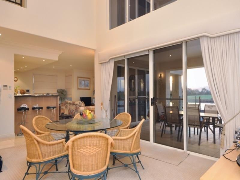 3125 Riverleigh Drive, Hope Island QLD 4212