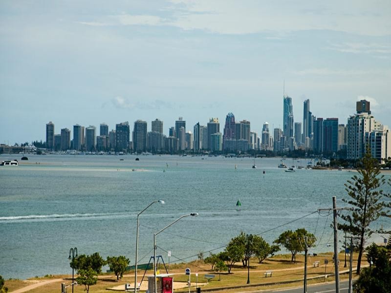 39/9 Bayview Street, Runaway Bay QLD 4216