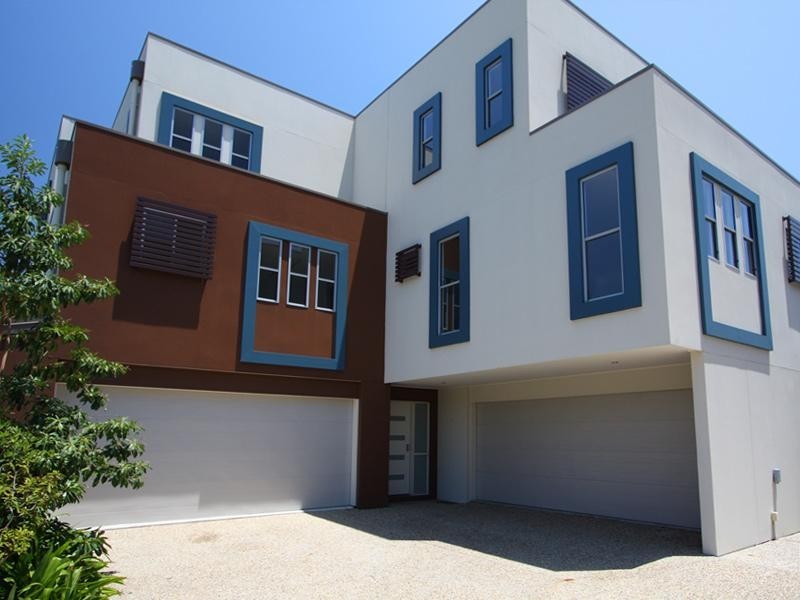 3/10 Middle Street, Labrador QLD 4215