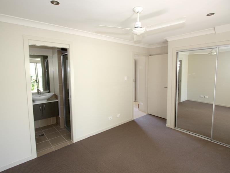 3/10 Middle Street, Labrador QLD 4215