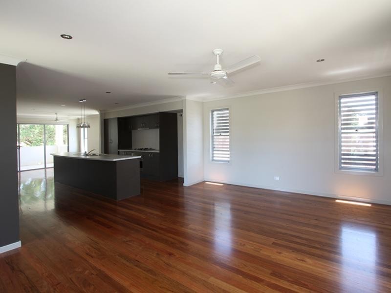 3/10 Middle Street, Labrador QLD 4215