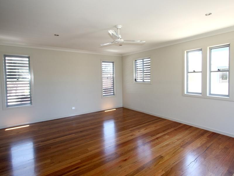 3/10 Middle Street, Labrador QLD 4215