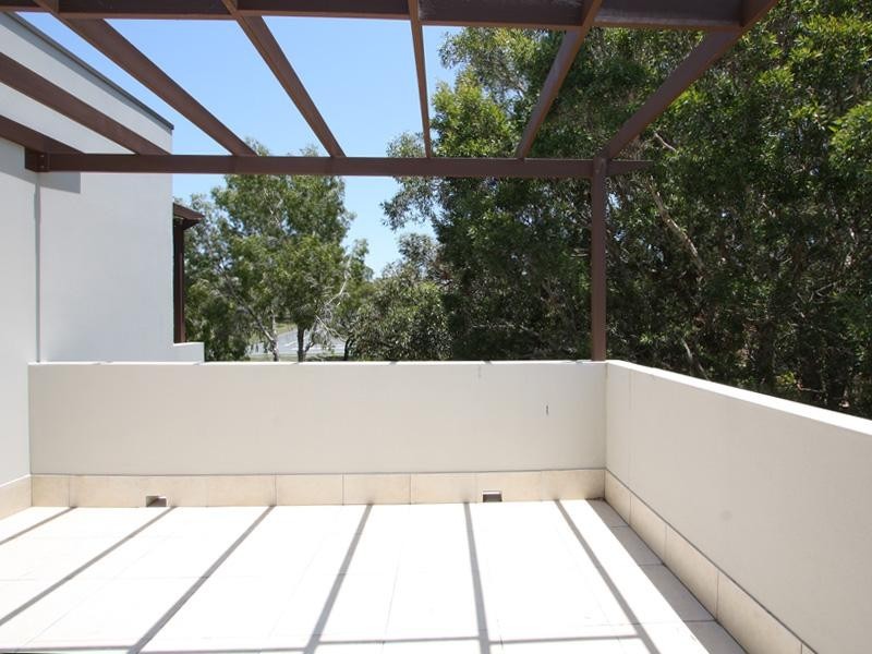 3/10 Middle Street, Labrador QLD 4215