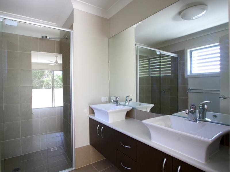 3/10 Middle Street, Labrador QLD 4215