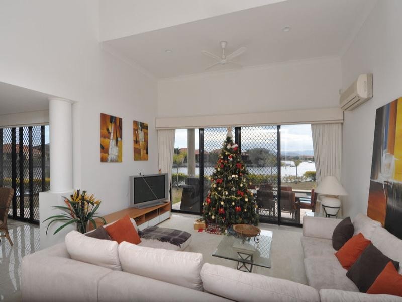 32 Prosperity Drive, Helensvale QLD 4212