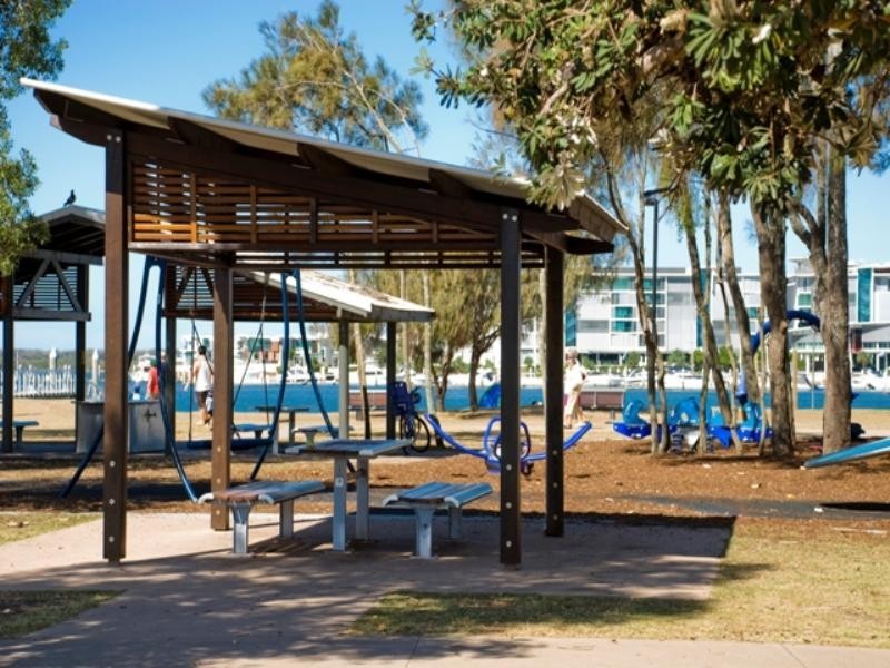 33 Parklane Terrace, Paradise Point QLD 4216