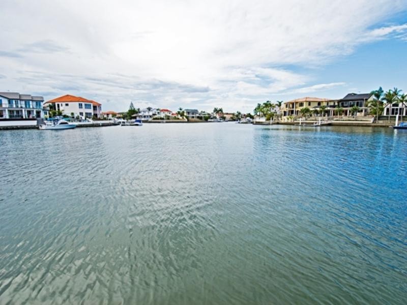 34 Midnight Court, Runaway Bay QLD 4216