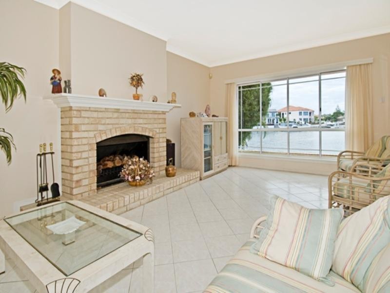 34 Midnight Court, Runaway Bay QLD 4216