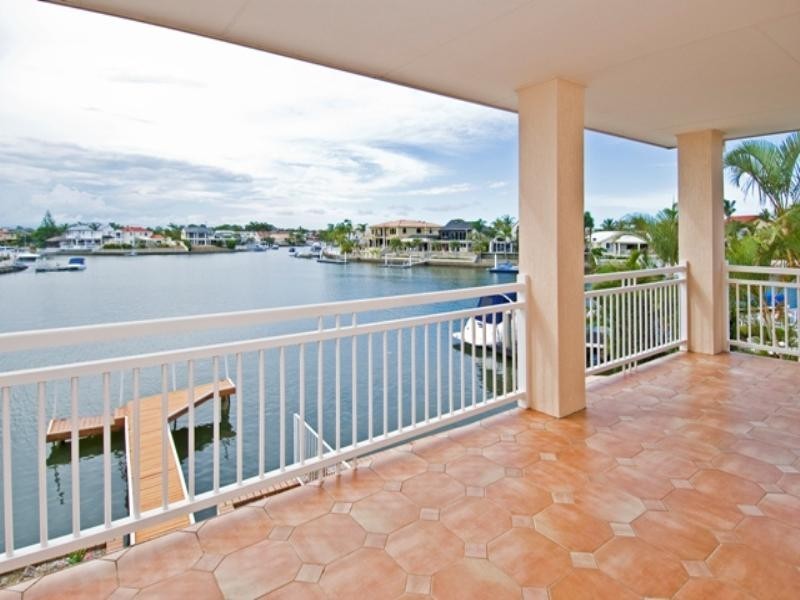 34 Midnight Court, Runaway Bay QLD 4216