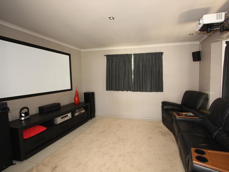 23 Mungala Street, Hope Island QLD 4212