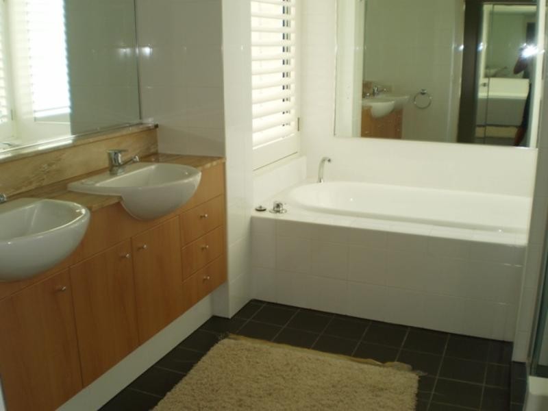 Labrador QLD 4215
