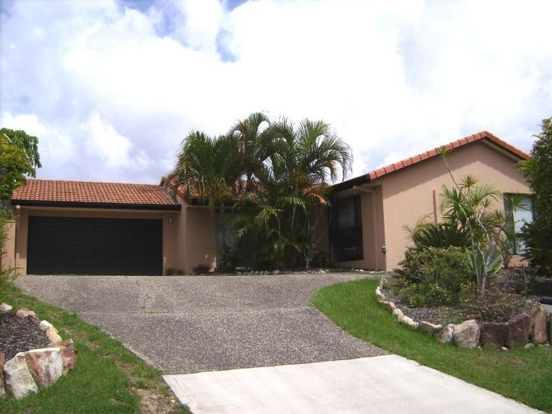 73 Parkes Drive, Helensvale QLD 4212