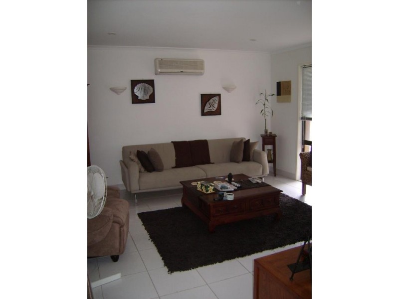 73 Parkes Drive, Helensvale QLD 4212