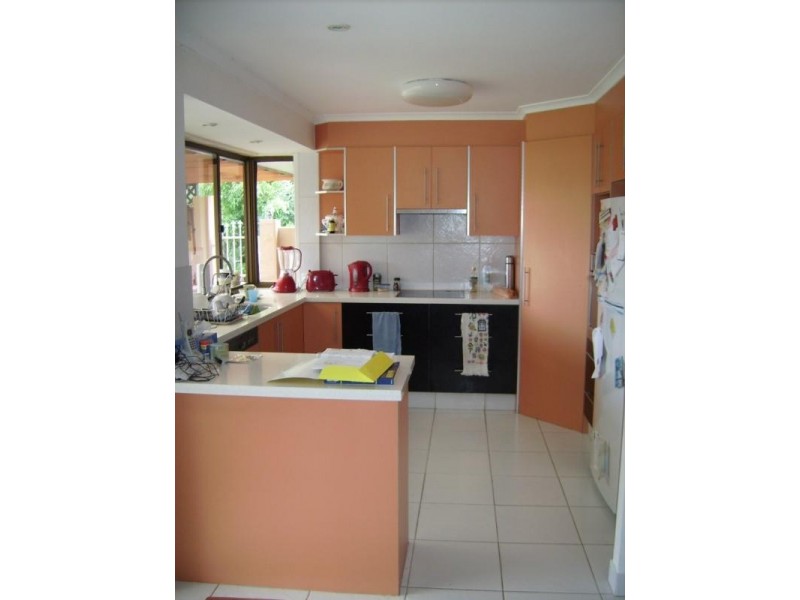 73 Parkes Drive, Helensvale QLD 4212