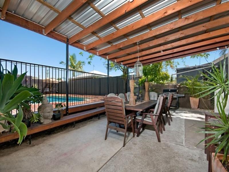 6 Clam Street, Runaway Bay QLD 4216