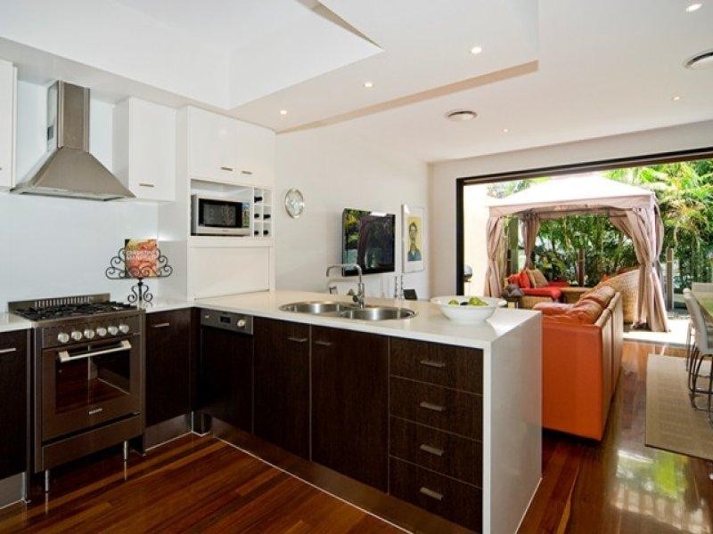 Paradise Point QLD 4216