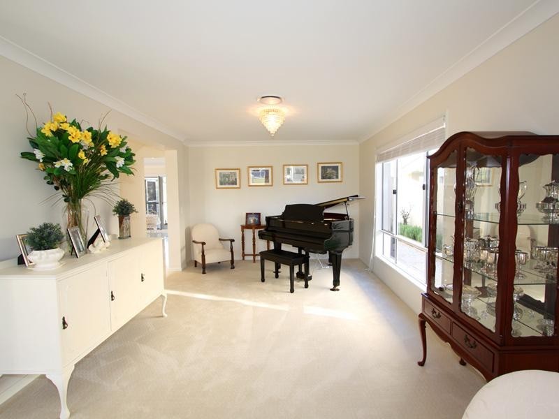 4 North Quay Drive, Biggera Waters QLD 4216