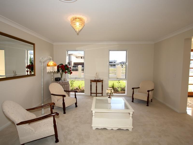 4 North Quay Drive, Biggera Waters QLD 4216