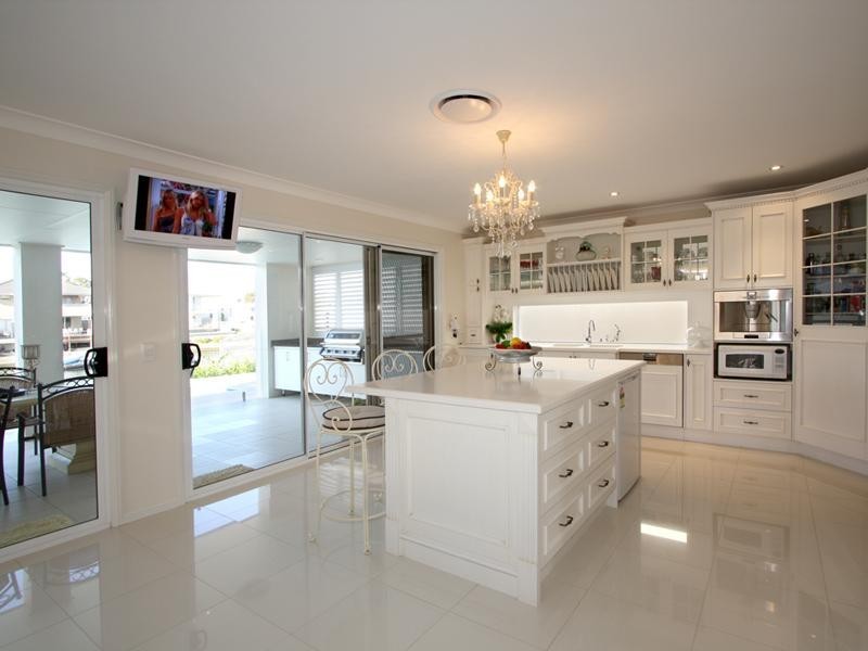 4 North Quay Drive, Biggera Waters QLD 4216