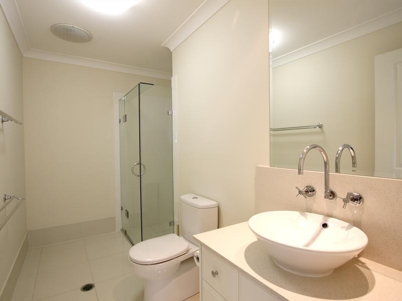 4 North Quay Drive, Biggera Waters QLD 4216