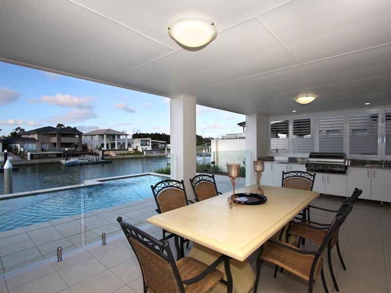 4 North Quay Drive, Biggera Waters QLD 4216