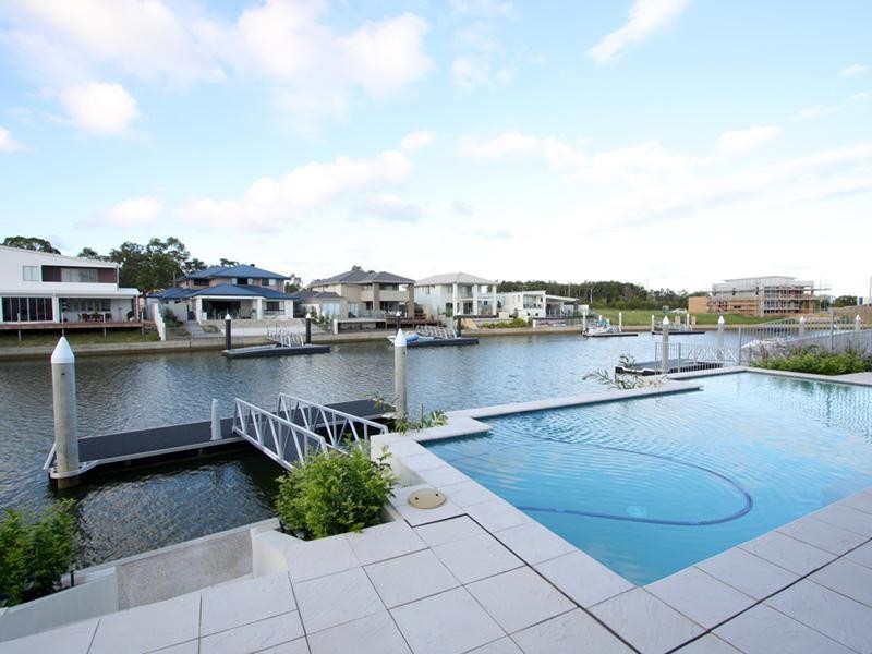 4 North Quay Drive, Biggera Waters QLD 4216