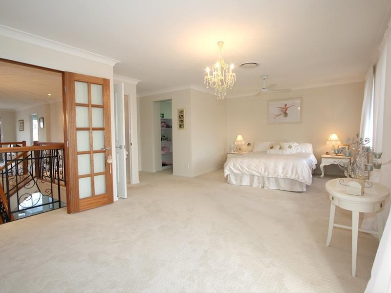 4 North Quay Drive, Biggera Waters QLD 4216