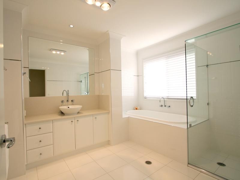 4 North Quay Drive, Biggera Waters QLD 4216