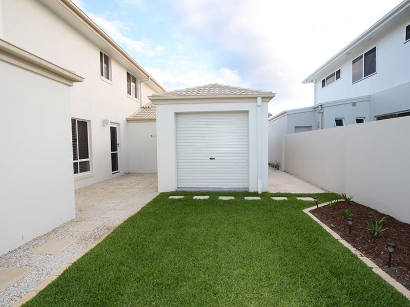 4 North Quay Drive, Biggera Waters QLD 4216