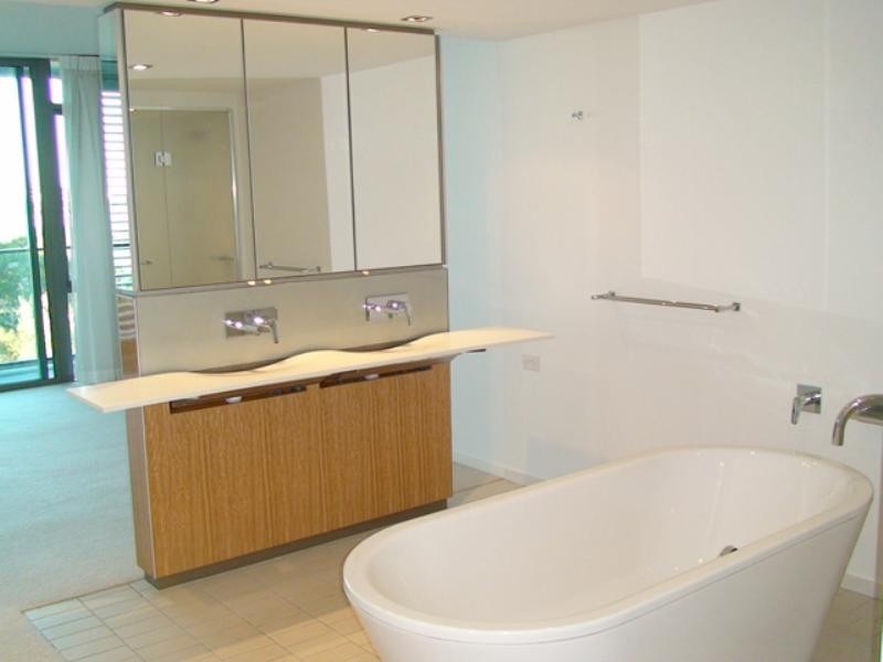 Paradise Point QLD 4216