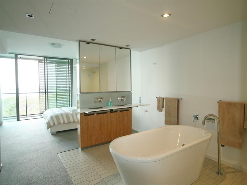 Paradise Point QLD 4216