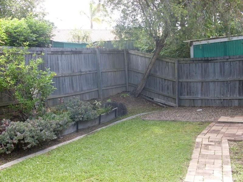 2/7 Cassandra Crescent, Labrador QLD 4215