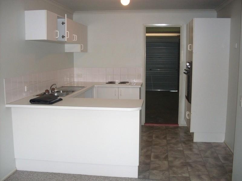 2/7 Cassandra Crescent, Labrador QLD 4215