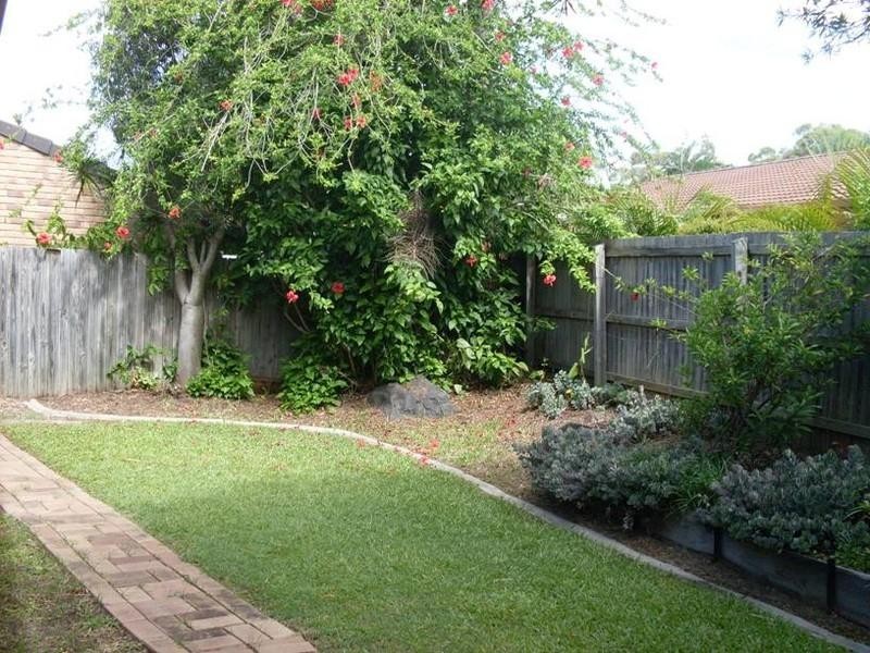 2/7 Cassandra Crescent, Labrador QLD 4215