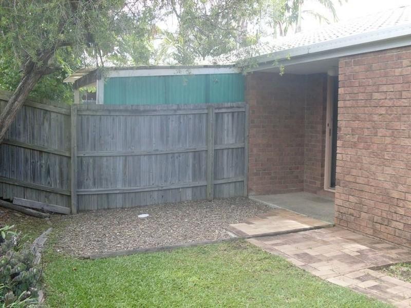2/7 Cassandra Crescent, Labrador QLD 4215