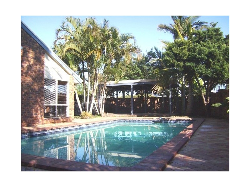 229 Morala Avenue, Runaway Bay QLD 4216