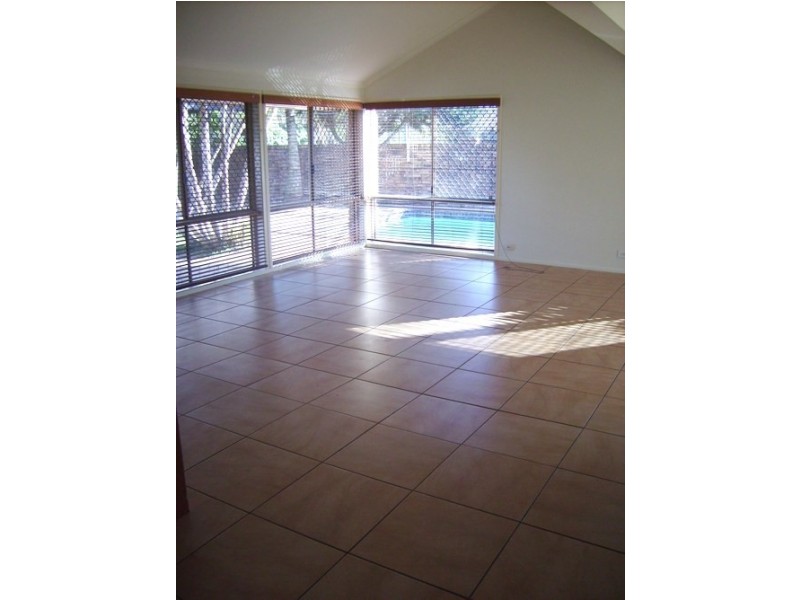 229 Morala Avenue, Runaway Bay QLD 4216