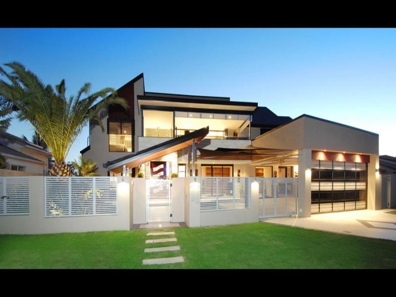 24 Daru Avenue, Runaway Bay QLD 4216