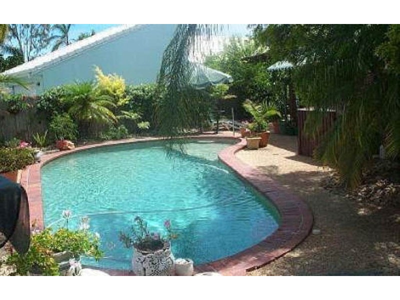 11 Longboat Place, Biggera Waters QLD 4216