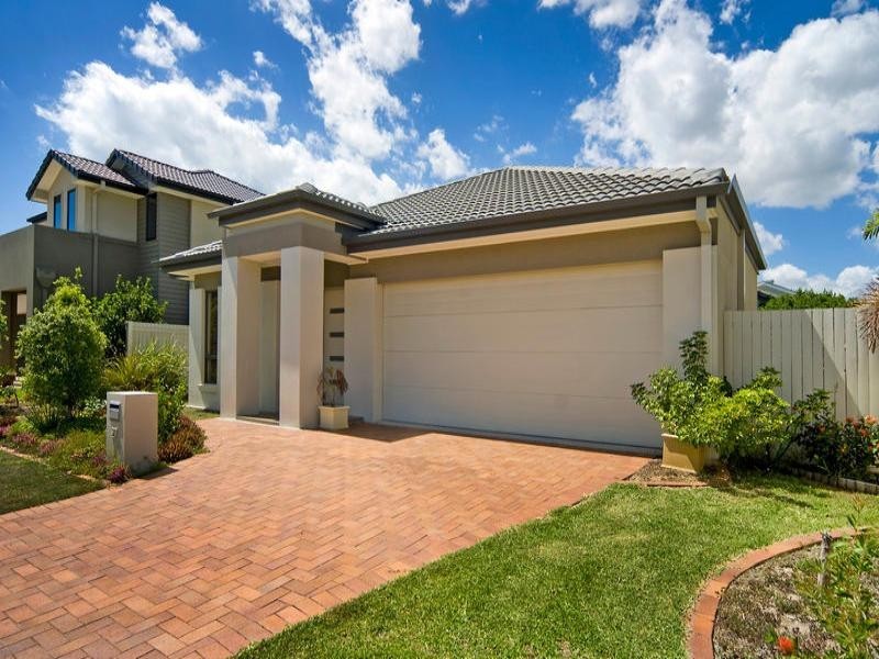 27 Costa Del Sol Avenue, Runaway Bay QLD 4216