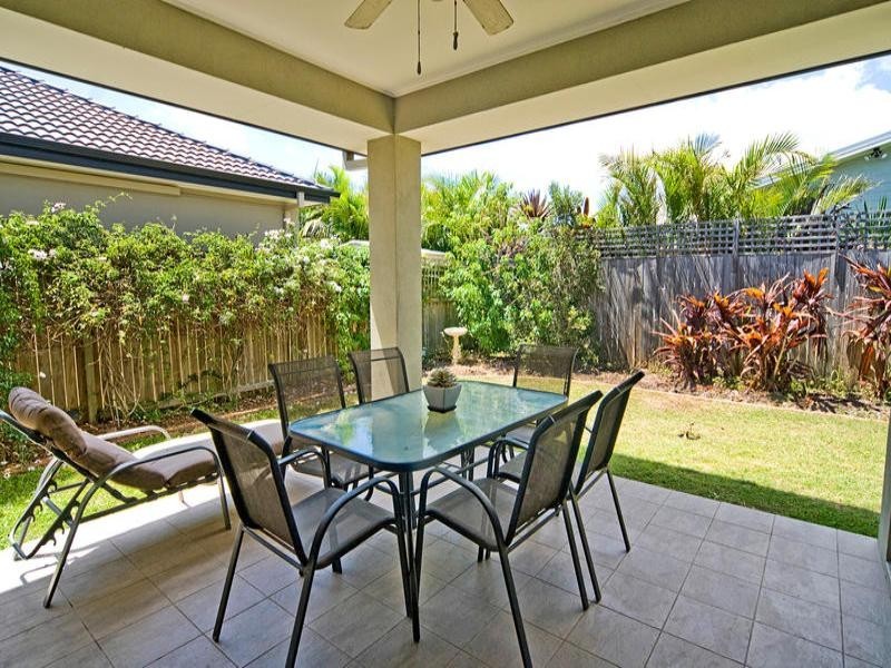 27 Costa Del Sol Avenue, Runaway Bay QLD 4216