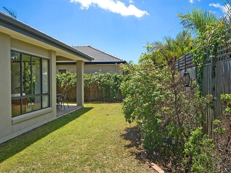27 Costa Del Sol Avenue, Runaway Bay QLD 4216