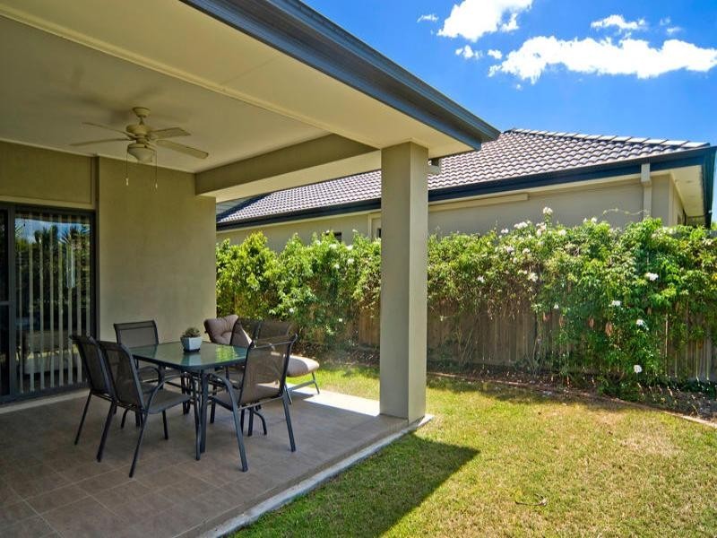 27 Costa Del Sol Avenue, Runaway Bay QLD 4216