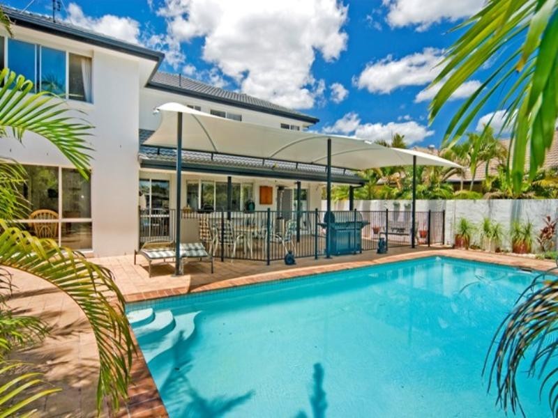 4 Grand Canal Way, Runaway Bay QLD 4216